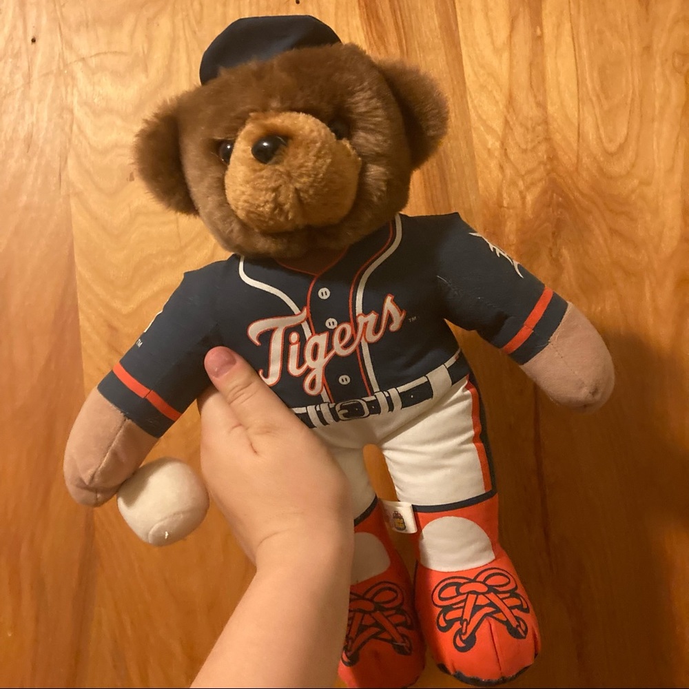 MLB Tigers Bear with ball attached! NEW WITH TAGS!